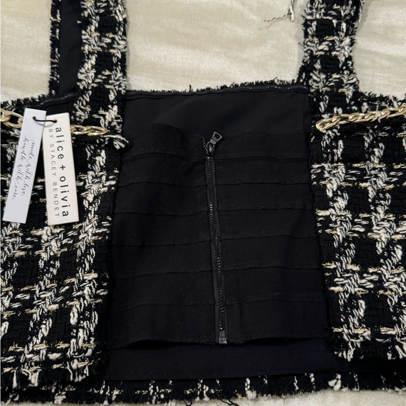 NWT Alice and Olivia CORALIE TOP + ELANA SKIRT in Black & White Set - Picture 4 of 16